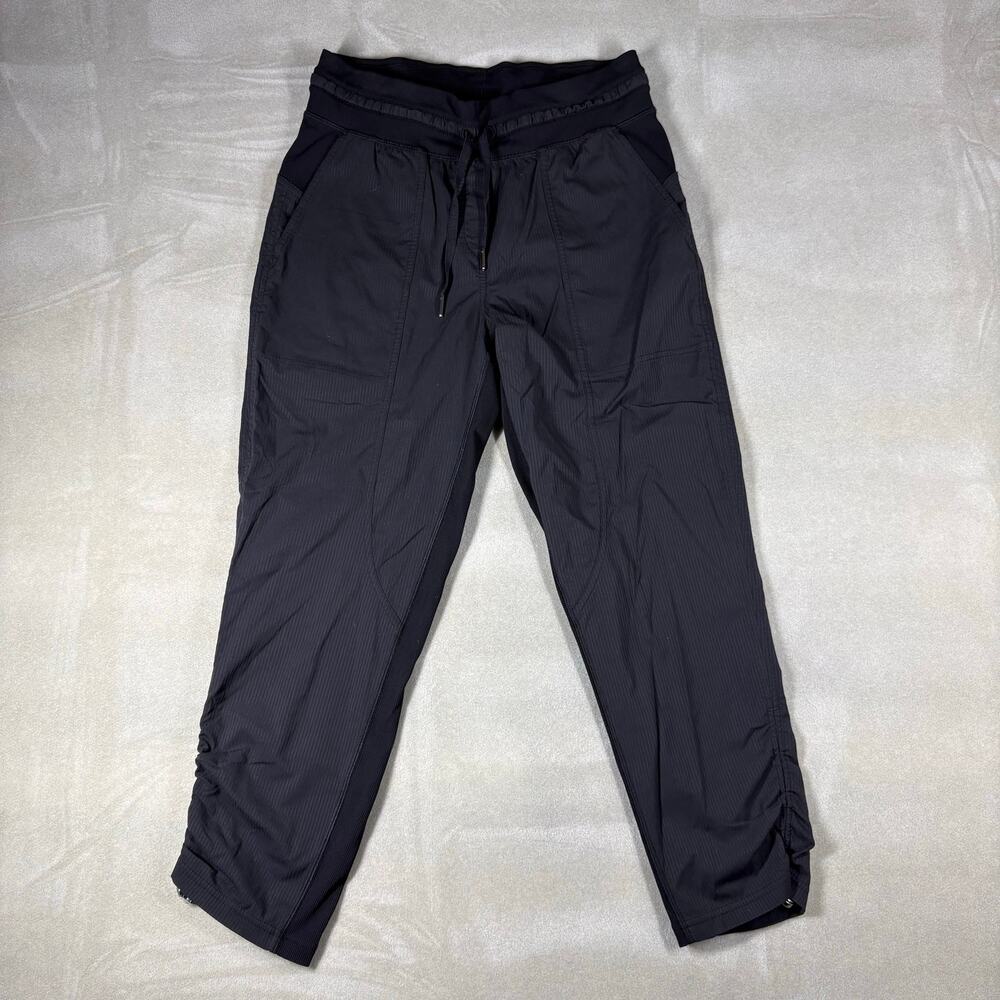 Lululemon Womens Crop Pants Size 6 Black Ruched Hem Athletic Yoga Capris